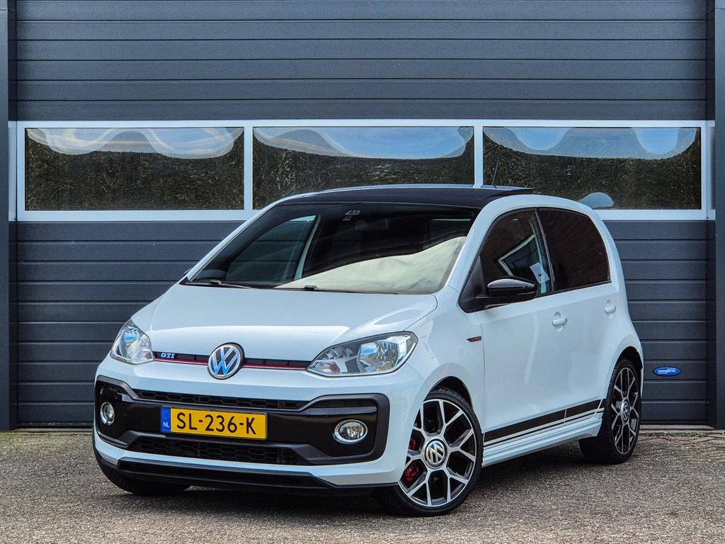 Volkswagen Up! | GTI 115PK | Pano | Camera | 17"| Nieuwe APK, Voorwielaandrijving, 970 kg, Stof, 40 €/maand