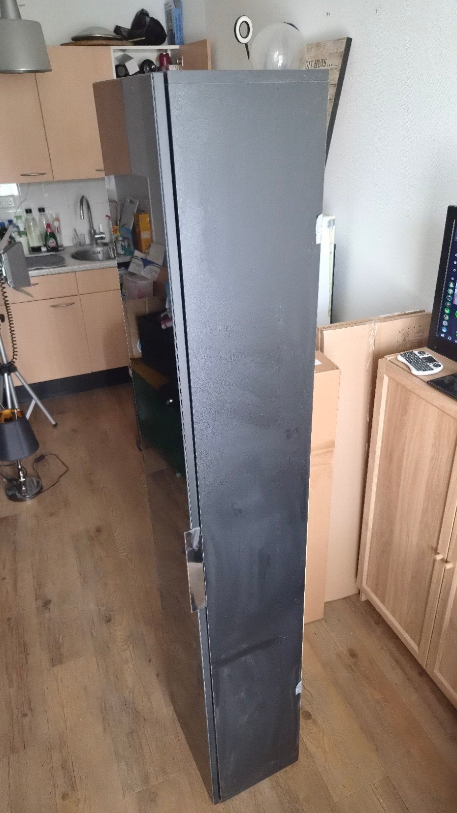 mooie zwarte hangkast., Ophalen