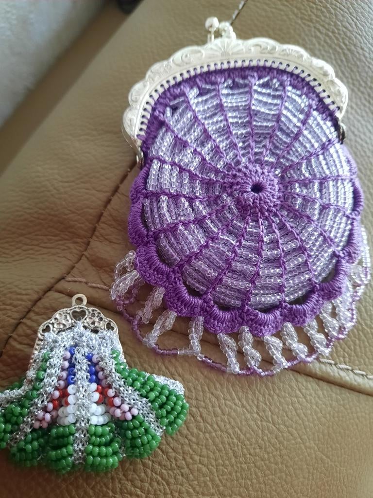 Mooi oud lia kralen gebreid beursje met klein beursje de, Ophalen of Verzenden