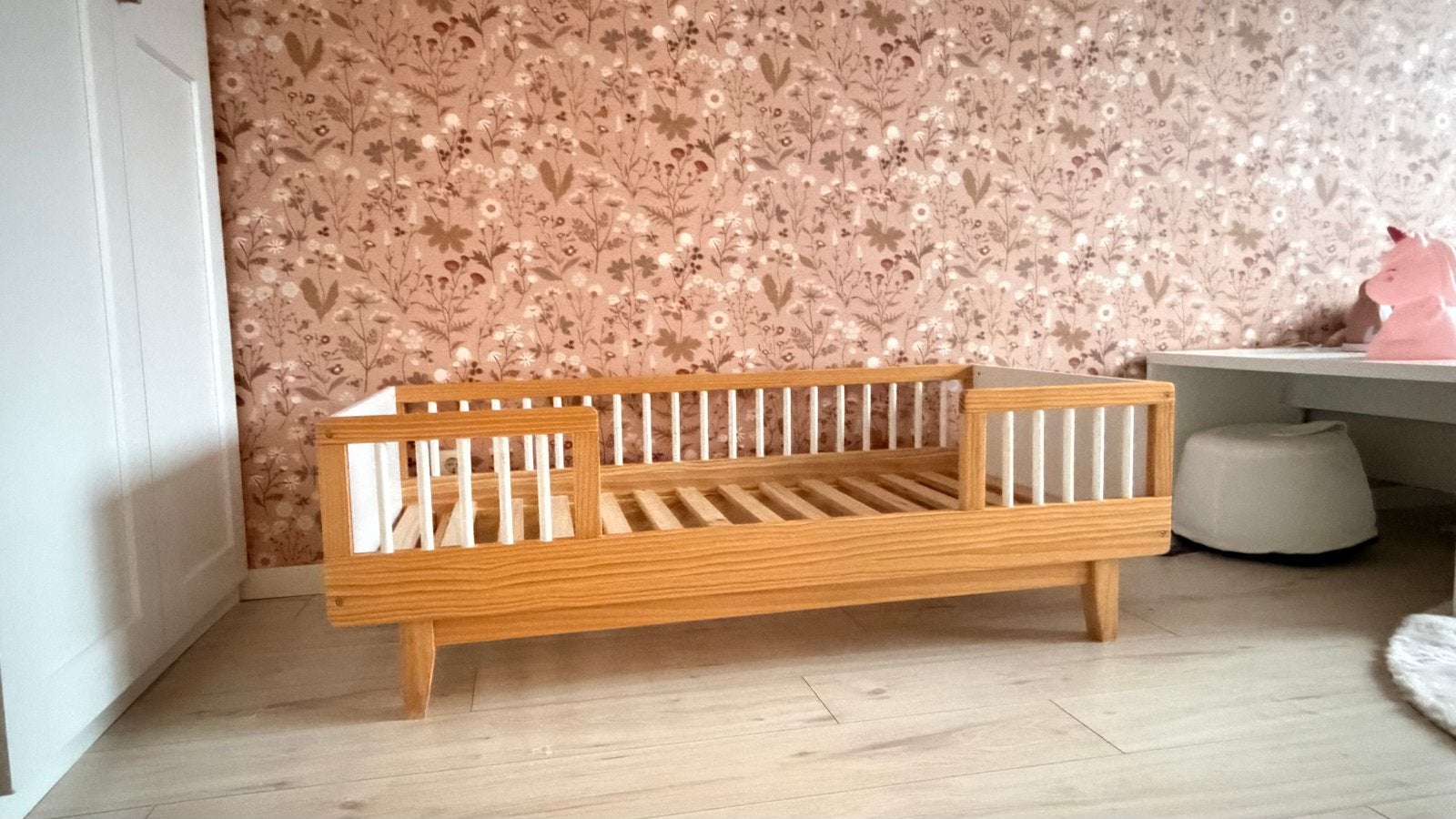 Peuterbed Petite Amelie 140x70 met lattenbodem en matras, Ophalen, Gebruikt, 70 tot 85 cm, 140 tot 160 cm