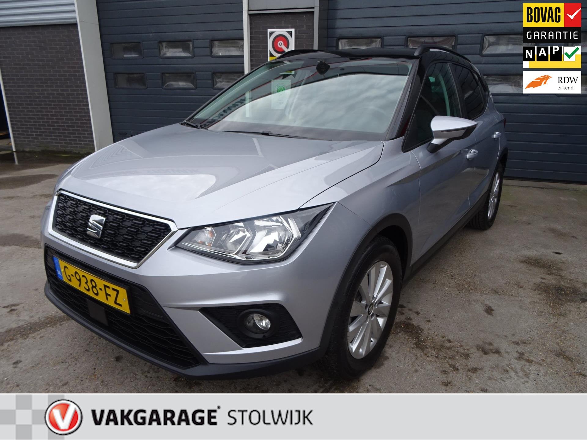 Seat Arona 1.0 TSI Style Business Intense Automaat, Trekhaak, Auto's, Stof, 116 pk, Origineel Nederlands, Bedrijf