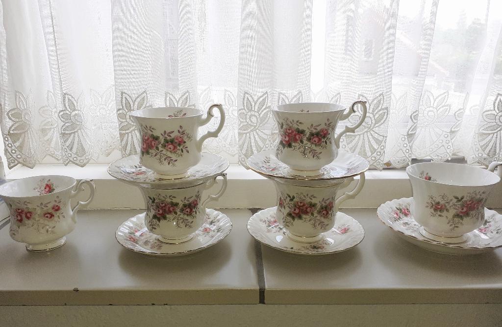 Royal Albert lavender rose kop en schotels, Ophalen of Verzenden