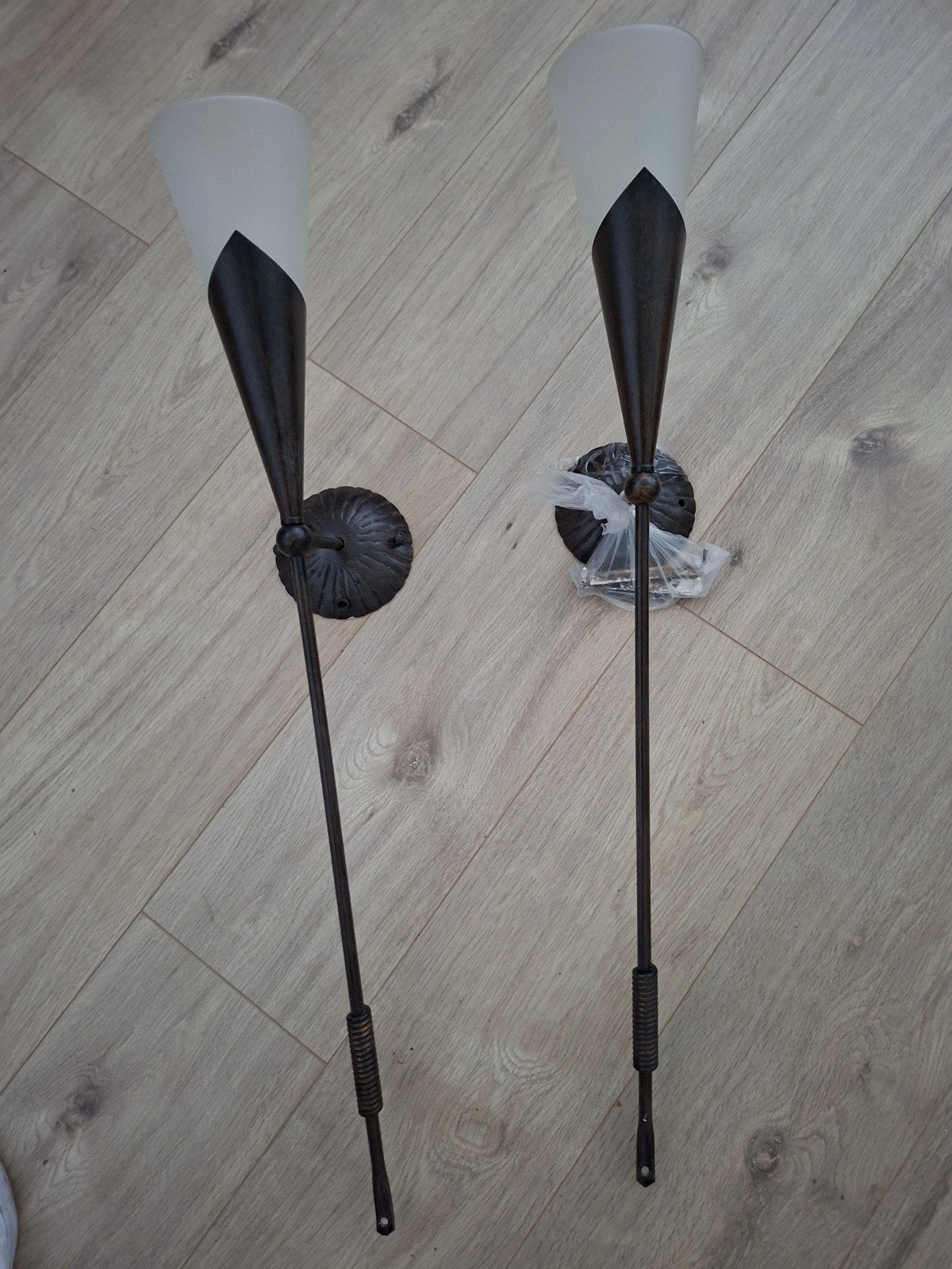Set van 2 rustieke wandlampen ( kasteel lampen)met glazen ka, Zwart, Overige fittingen, Ophalen of Verzenden, Zo goed als nieuw