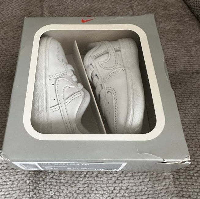NIKE Force 1 Crib - maat 17,5, Kinderen en Baby's, Ophalen of Verzenden, Zo goed als nieuw, Jongetje of Meisje, Schoentjes