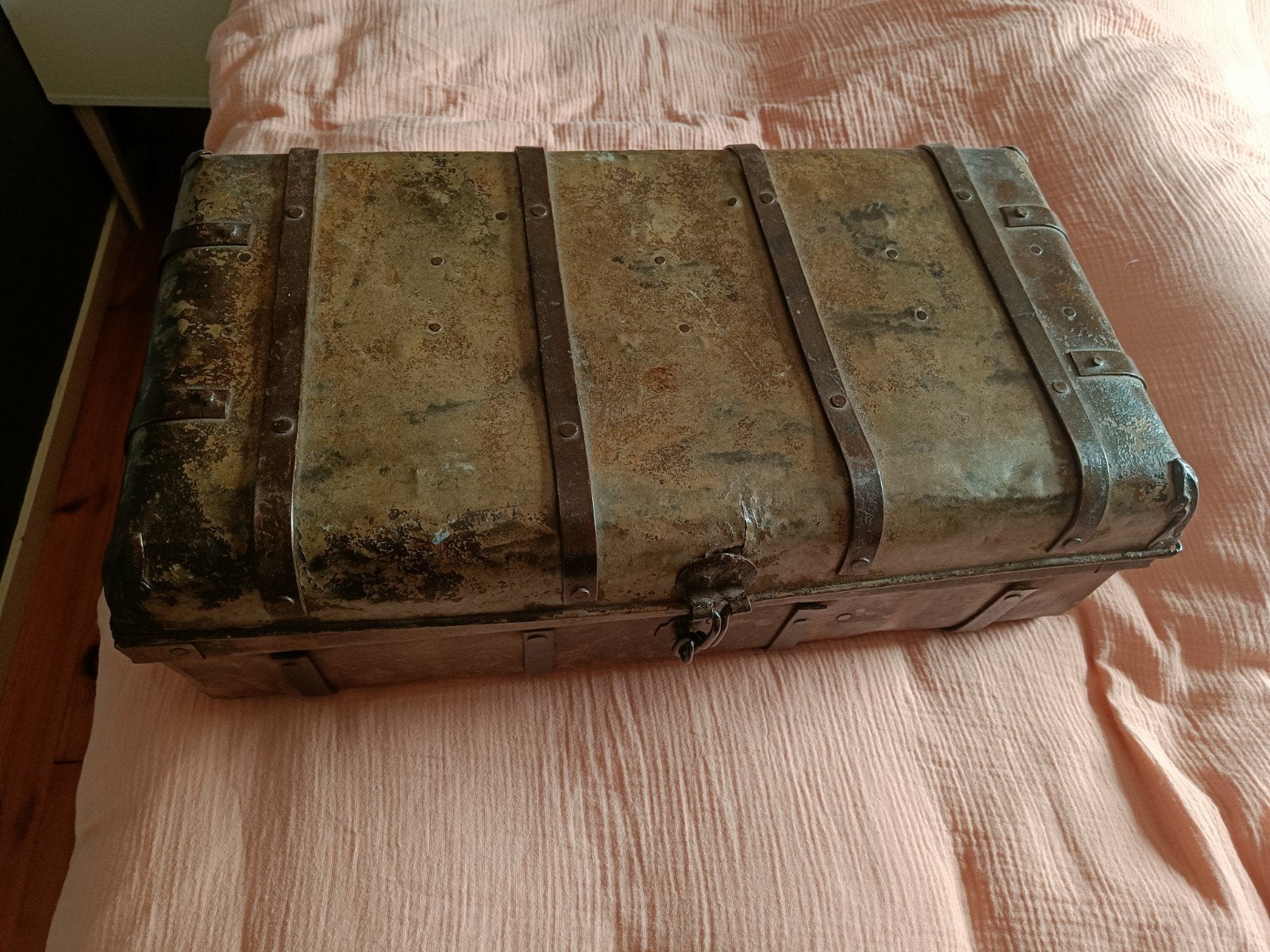 Vintage metalen kist - 62x33cm, Antiek en Kunst, Ophalen