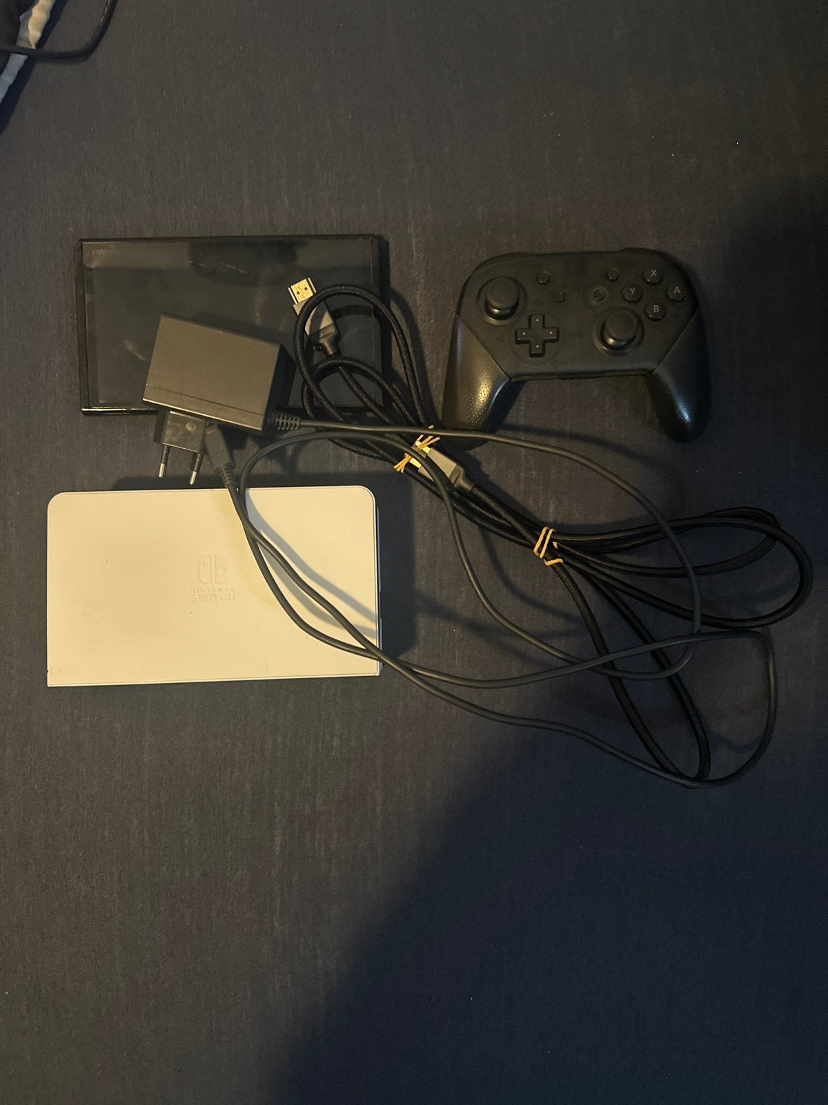 Nintendo Switch OLED met Pro Controller en Dock, Met 1 controller, Switch OLED, Ophalen, Gebruikt