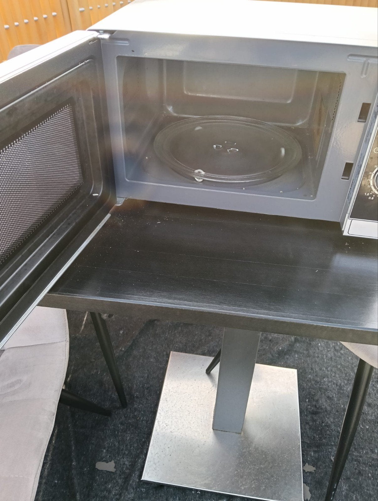 Nette vrijstaande magnetron met draaiplateau, Ophalen of Verzenden, Gebruikt