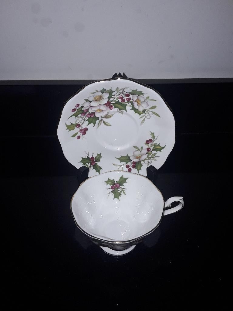Royal albert Wintergarden avon kop en schotel, Antiek en Kunst, Antiek | Servies los, Verzenden