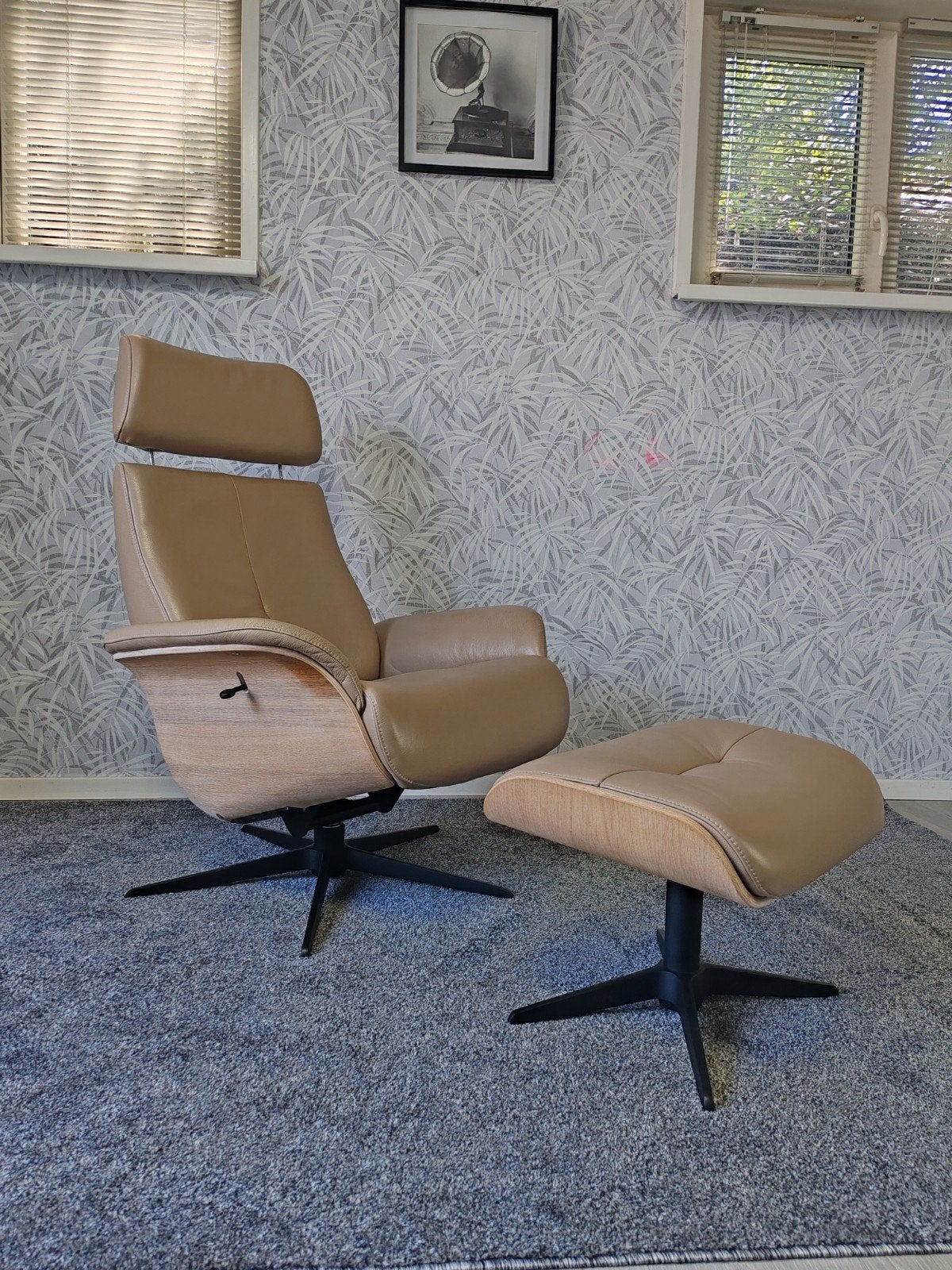 Molia leren design relax fauteuil met hocker, 75 tot 100 cm, Ophalen of Verzenden, Zo goed als nieuw, Onbekend