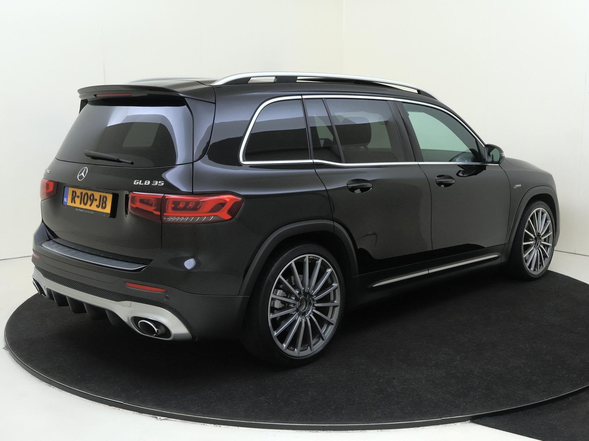 Mercedes-Benz GLB AMG 35 4MATIC Premium Plus /Panoramadak /D, Auto's, Automaat, 4 cilinders, 1655 kg, Leder en Stof