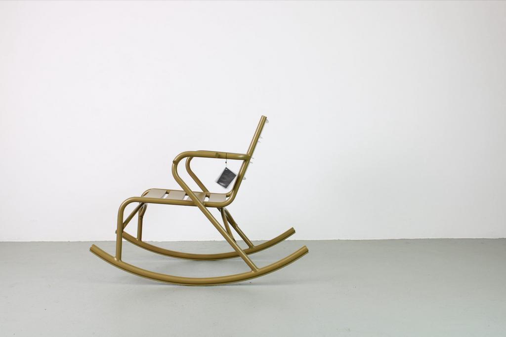 Girola Rocking Chair Oker/Goud - Nieuw (met doos), Huis en Inrichting, Overige kleuren, Nieuw, Ophalen of Verzenden, Metaal