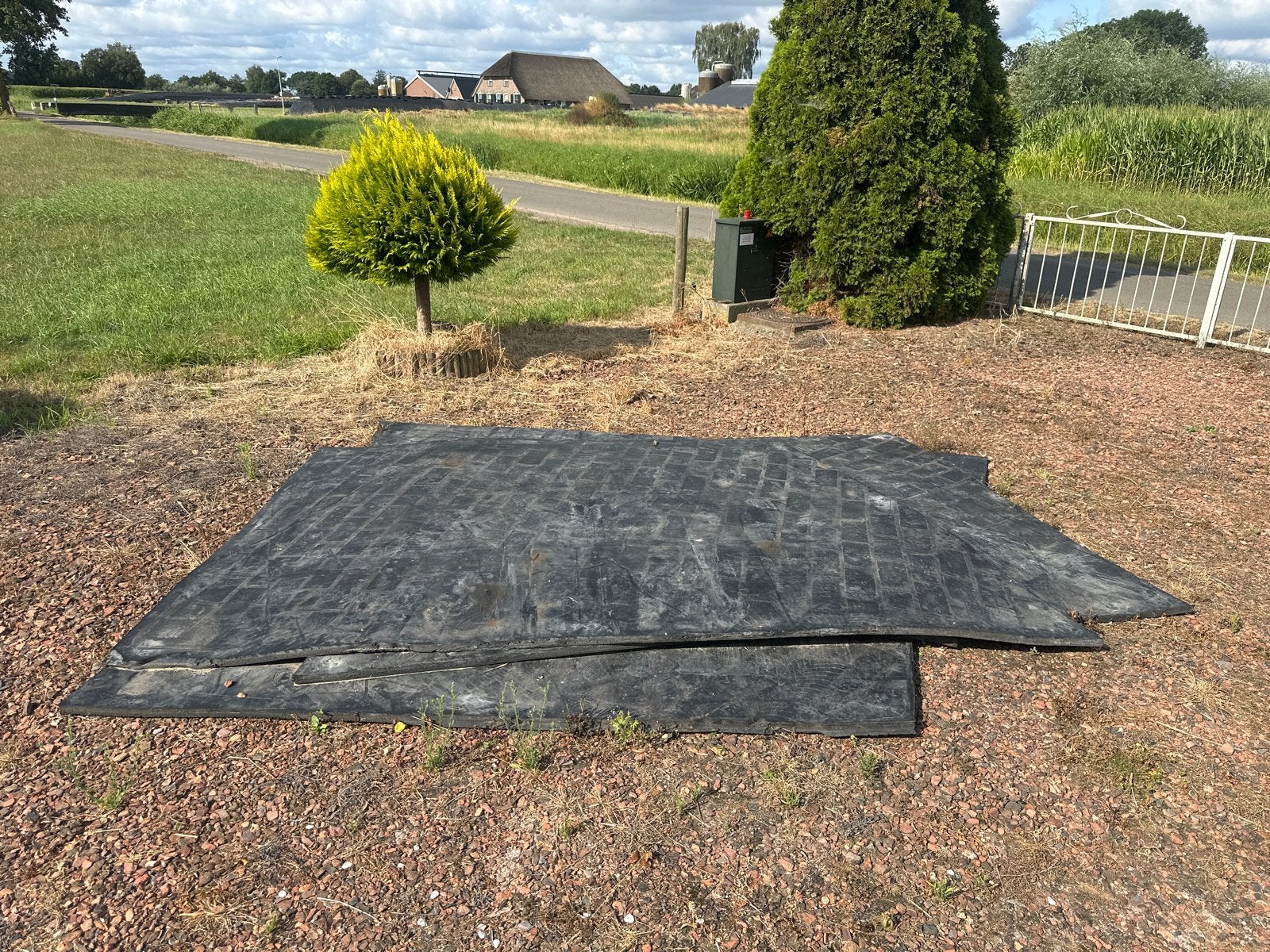 4 rubberen matten voor zwembad of vee, Tuin en Terras, Ophalen of Verzenden, Gebruikt, Overige typen