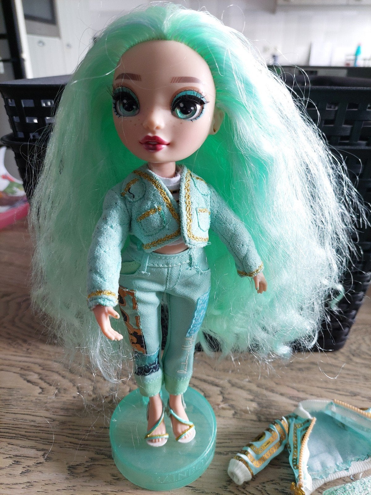 Rainbow High pop met extra kleding en accessoires, Kinderen en Baby's, Speelgoed | Poppen, Ophalen of Verzenden, Gebruikt, Overige typen