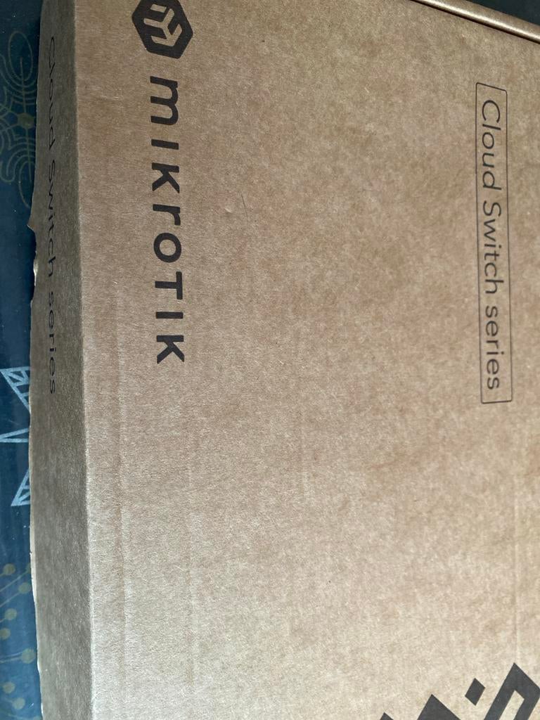 Nieuwe Mikrotik CRS326-24G-2S+IN Switch, Ophalen of Verzenden, Nieuw