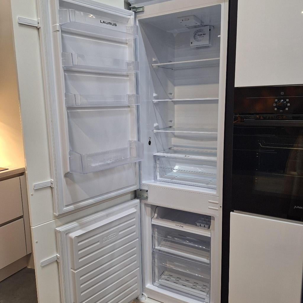 Foto 3 van Complete Nieuwe keuken met apparatuur – Keuken Hadisha