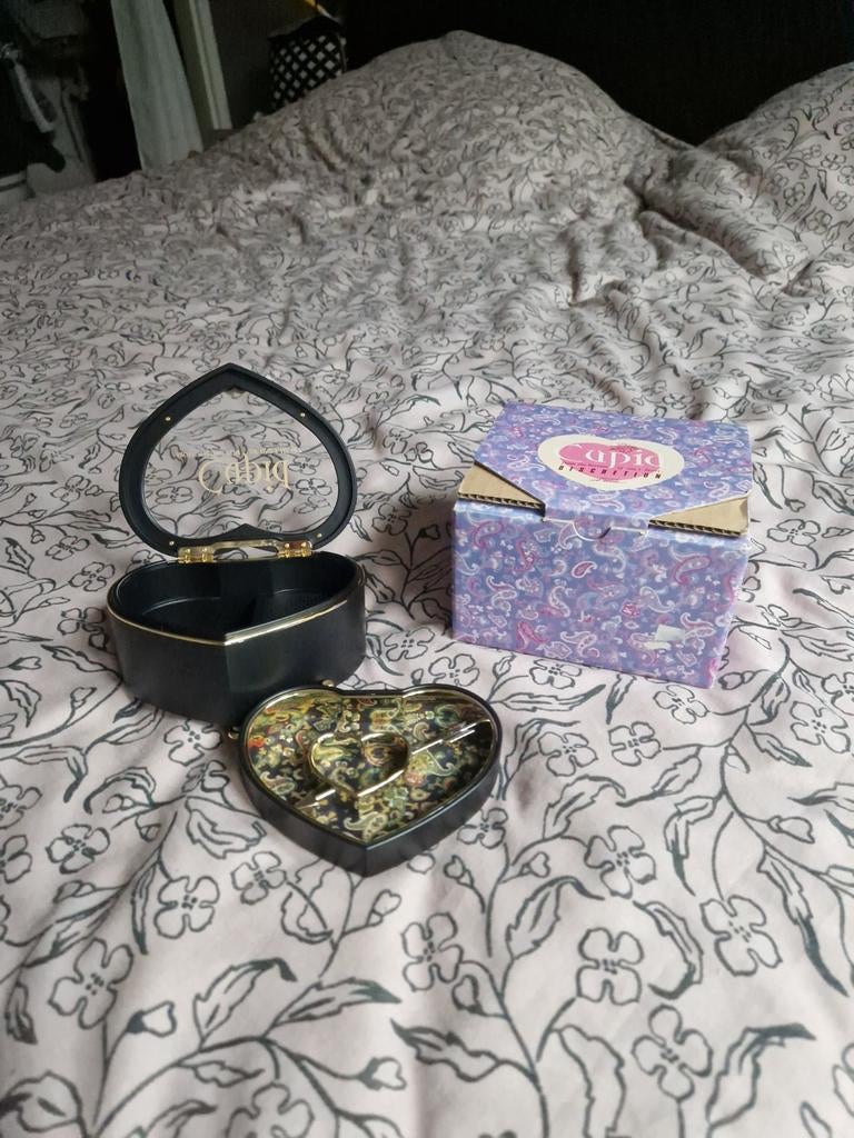 Muziekdoosje voor sieraden, Gebruikt, Zwart, Met slot, Ophalen of Verzenden