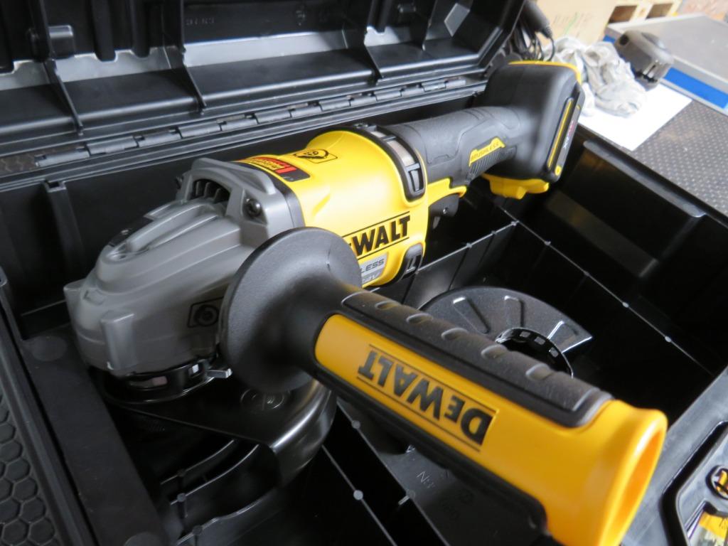 DeWALT DCG418NT-XJ 18V / 54V Li-ion XR haakse slijper koffer