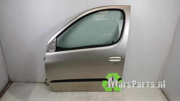 Portier 4Deurs links-voor van een Toyota Yaris Verso, Auto-onderdelen, Carrosserie en Plaatwerk, Gebruikt, -, Deur, -