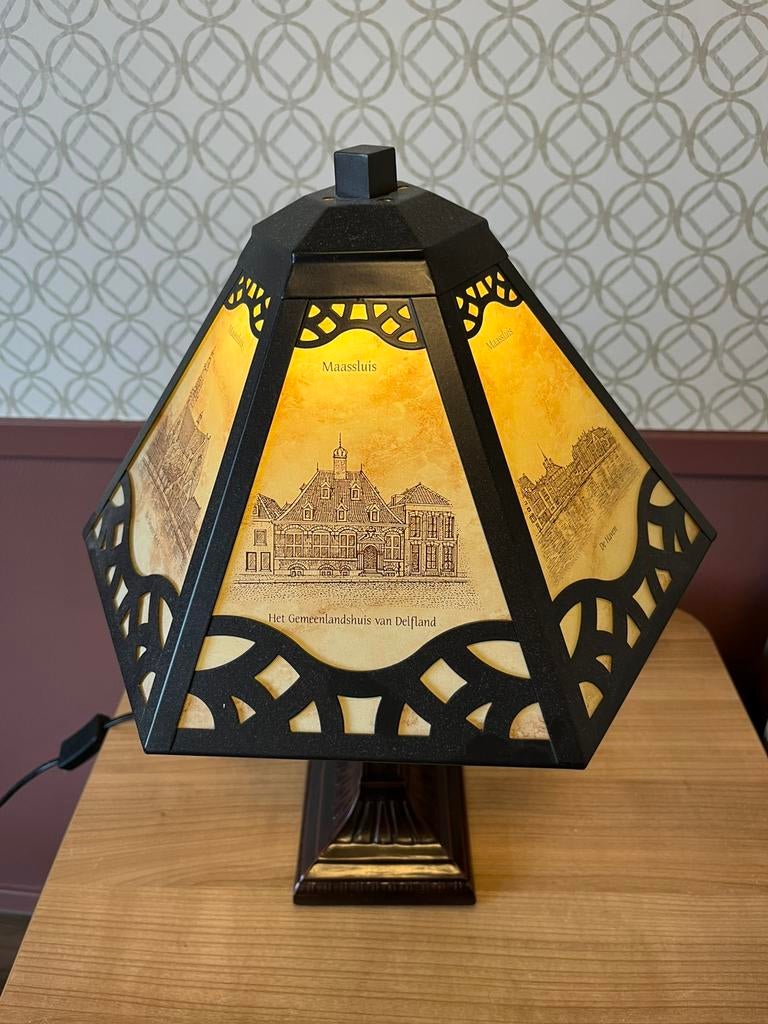 Mooie en onbeschadigde lamp met afbeeldingen van Maassluis., Ophalen, Zo goed als nieuw, Rond