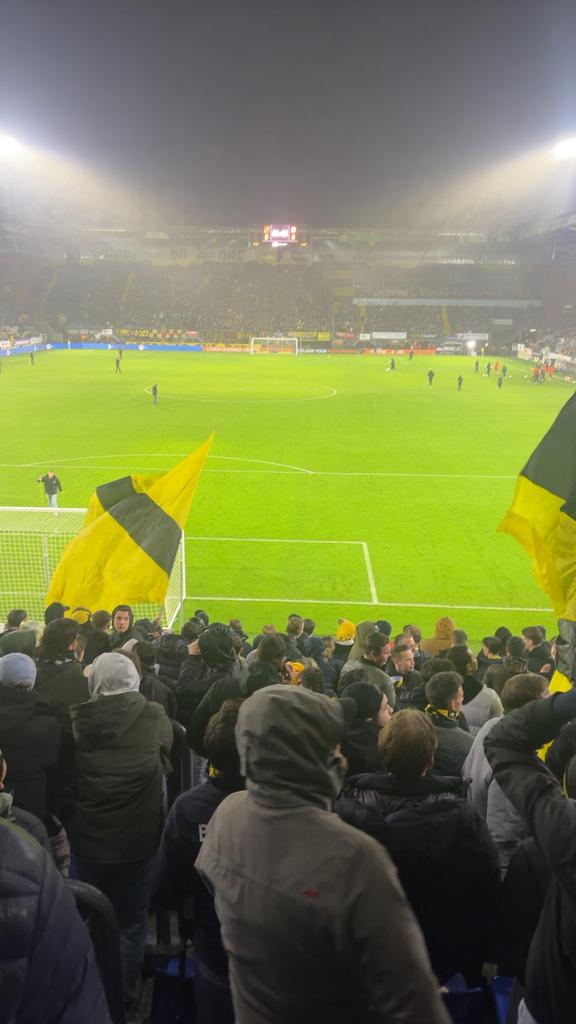 Gezocht kaartje vak g of b side tegen feyenoord, Eén persoon