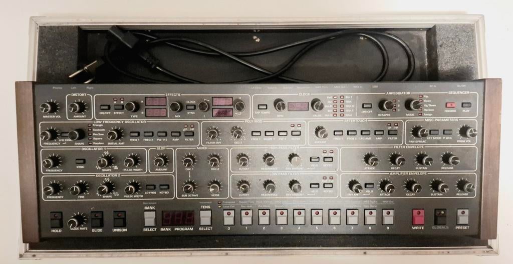 Sequential Prophet 6 Desktop Analoge Synthesizer, Muziek en Instrumenten, Overige aantallen, Zo goed als nieuw, Met midi-aansluiting