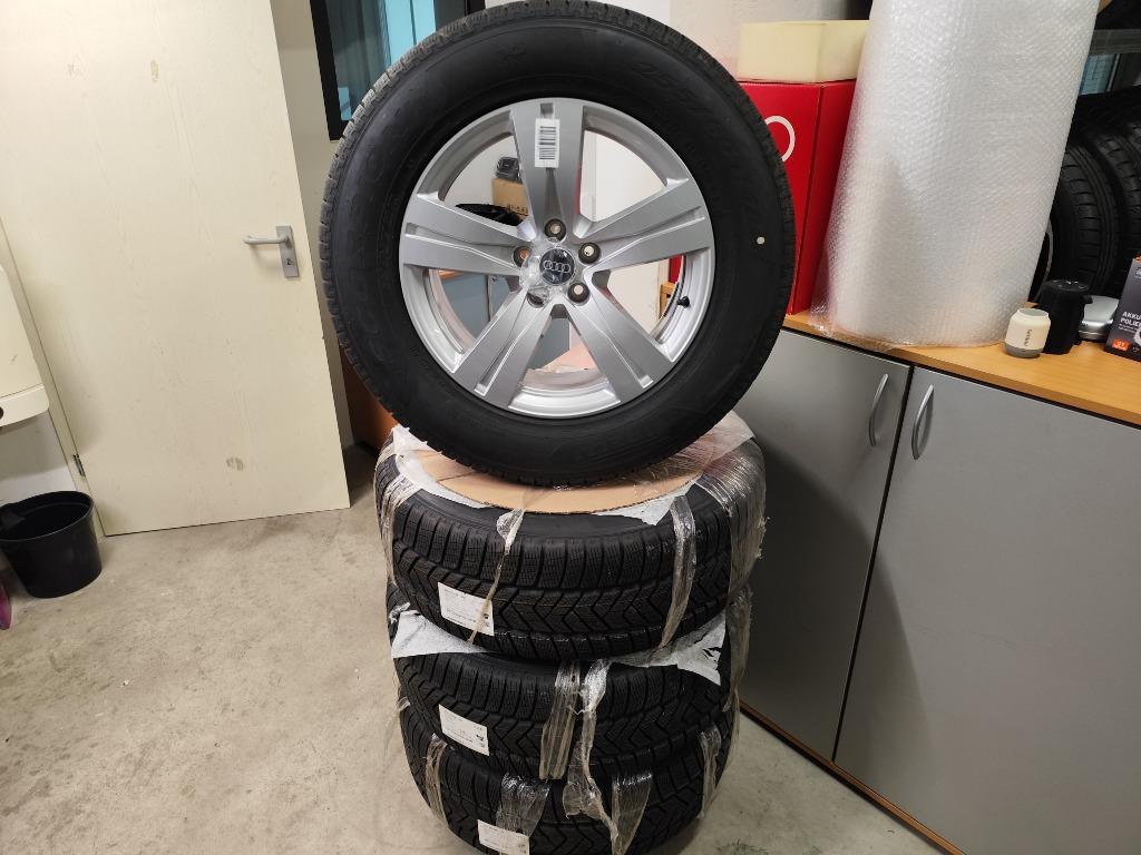Originele Nieuw set Audi Q7 SQ7 18 inch velgen+winterbanden, Auto-onderdelen, Ophalen, 18 inch, 255 mm, Banden en Velgen