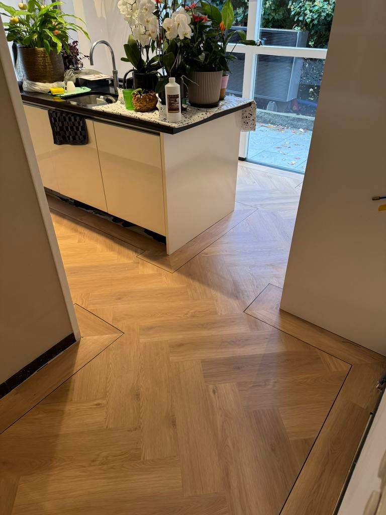 Foto 4 van Pvc vloer, visgraat, tegel, trap, egaliseren/dichtsmeren etc