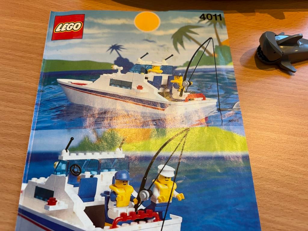 Lego 4011 Boot met Haai - Complete Set, Ophalen of Verzenden, Zo goed als nieuw, Complete set, Lego