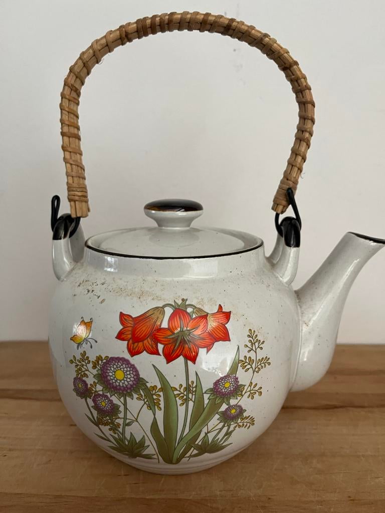 Theepot met bloemenmotief, Ophalen of Verzenden, Gebruikt