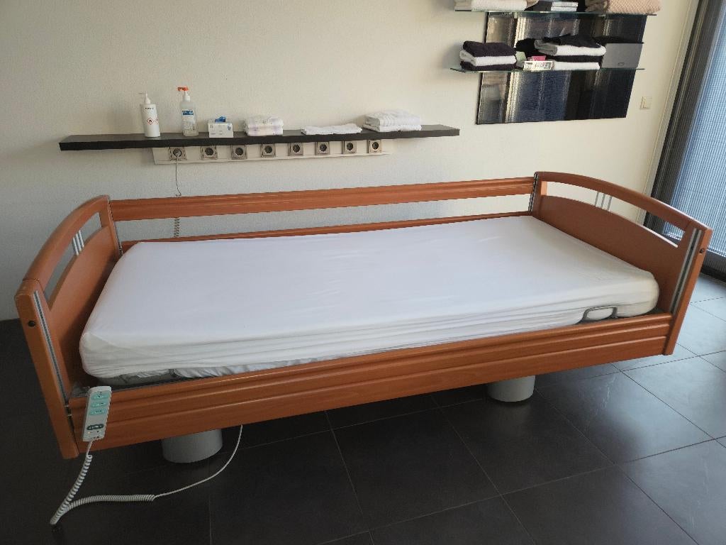 stabiel hoog laag bed, Ophalen, Zo goed als nieuw