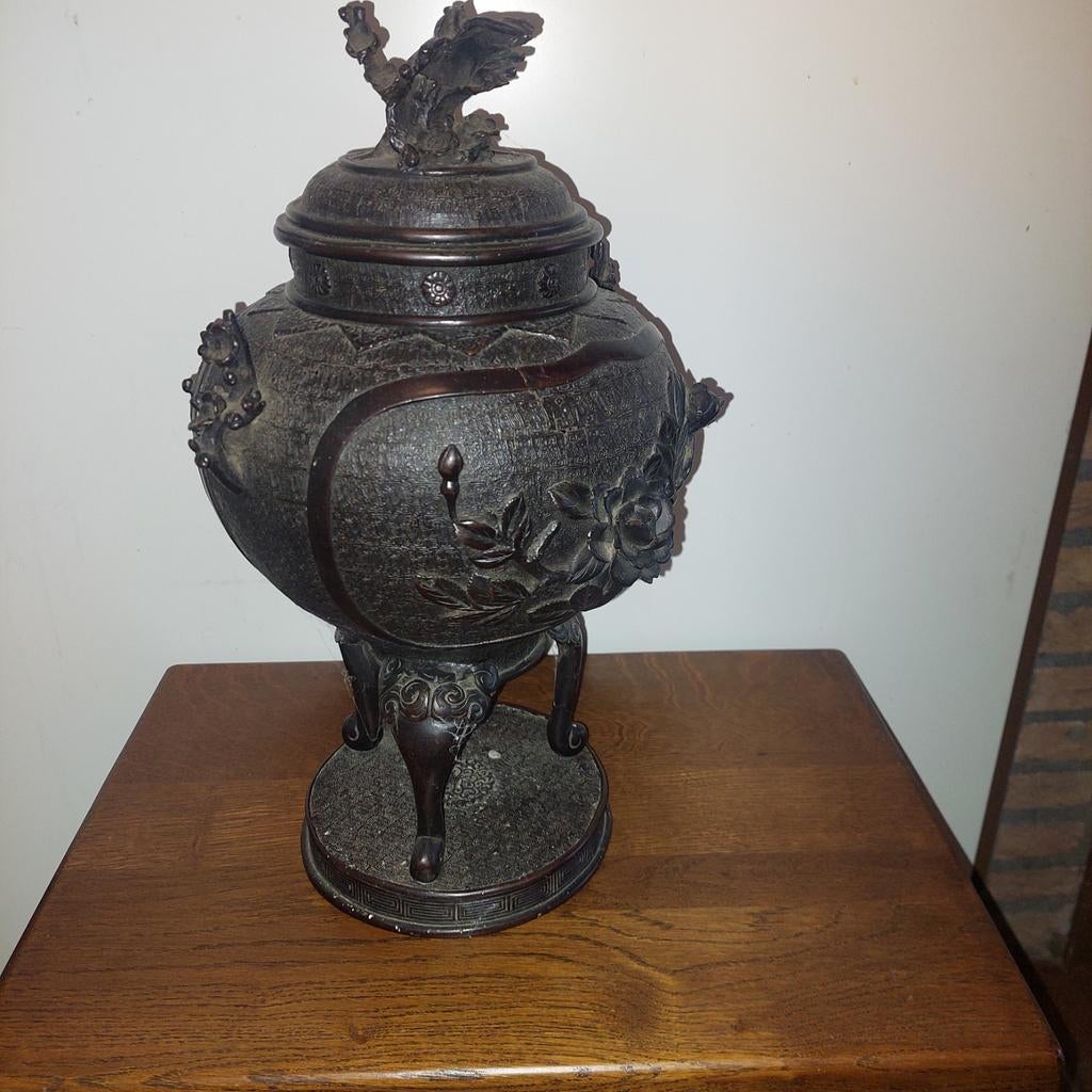 Oude Wierrookpot met Vogel Decoratie, Ophalen, Brons