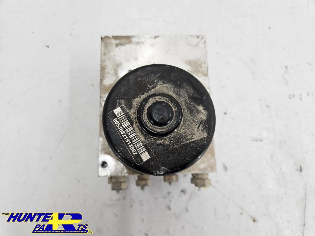 ABS pomp Volvo XC90 I ('02->) 30714955, Gebruikt, Ophalen of Verzenden, Volvo, Volvo