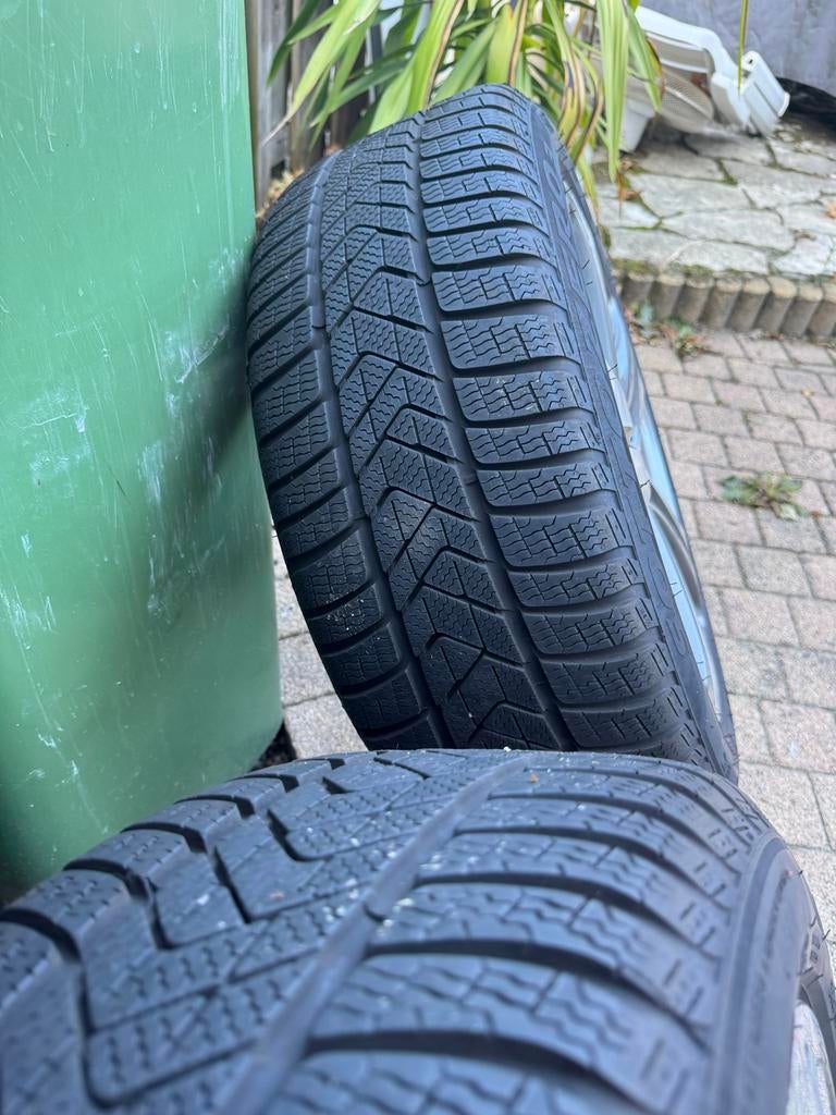 Mercedes E-Klasse runflat banden en velgen, Ophalen, 18 inch, Banden en Velgen, Winterbanden