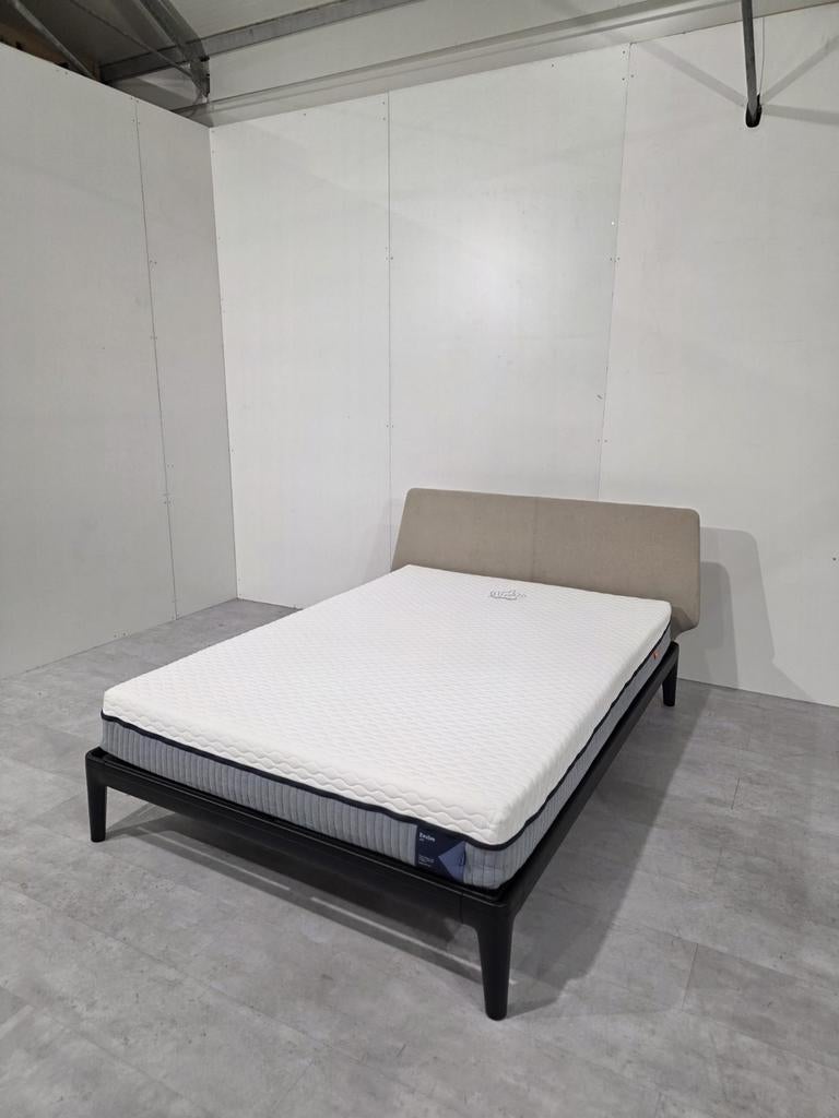 Auping Essential Bed 140x200, Huis en Inrichting, Slaapkamer | Bedden, Eenpersoons, ., Zwart, Zo goed als nieuw