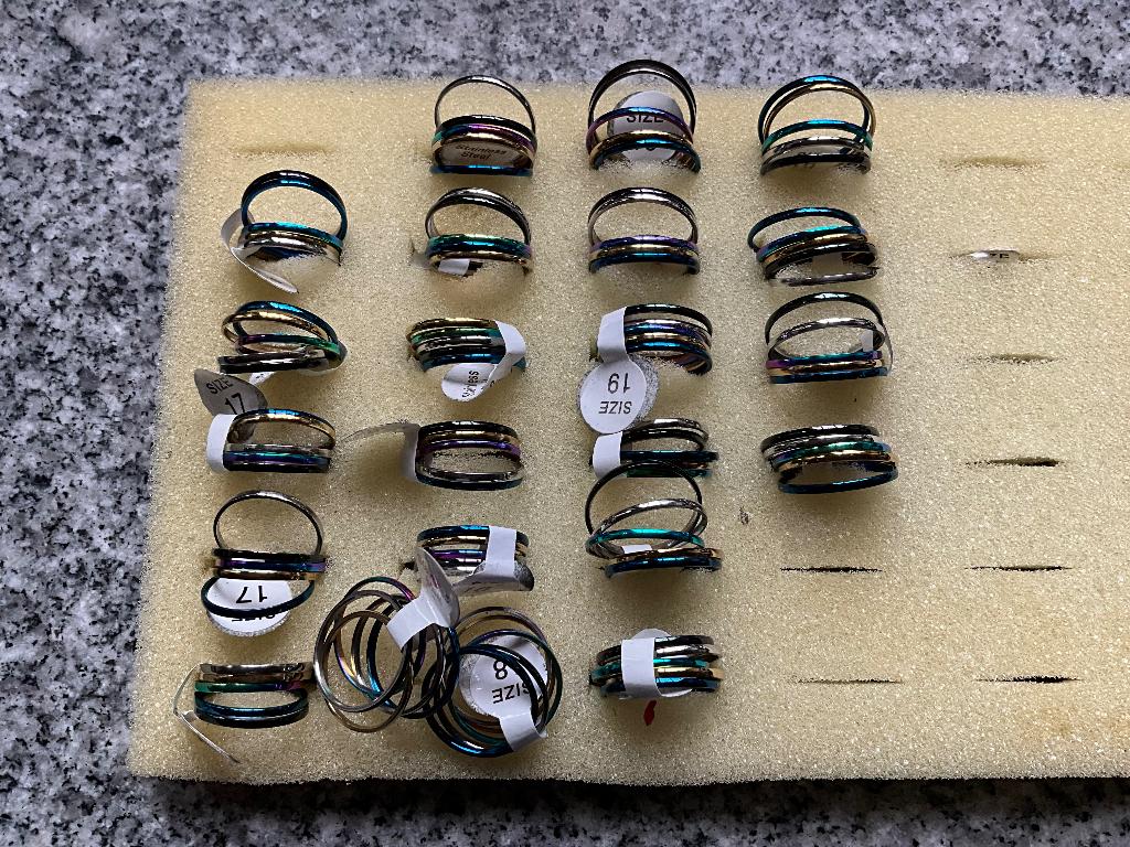 22 ringen ring bestaat uit 5 ringen in 5 kleuren, Ophalen of Verzenden, Emmen, Regina, Nieuw