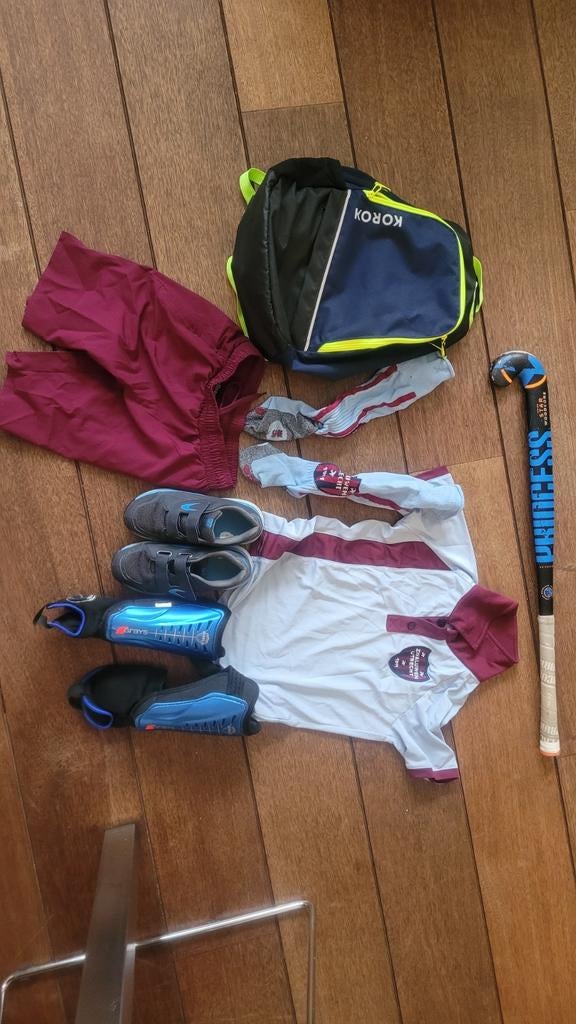 Hockeykleding Zwaluwen jeugd maat 128, schoenen, stick, Ophalen, Gebruikt, Kleding