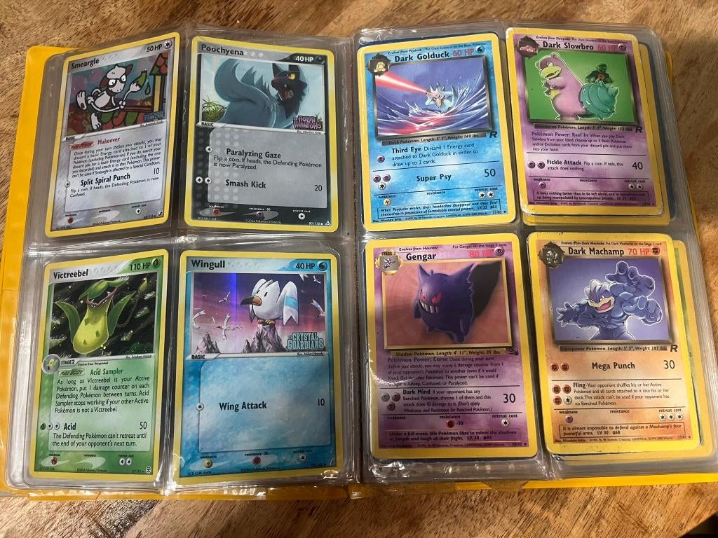 Mapje met pokemon kaarten verschillende sets, Ophalen of Verzenden, Zo goed als nieuw, Meerdere kaarten
