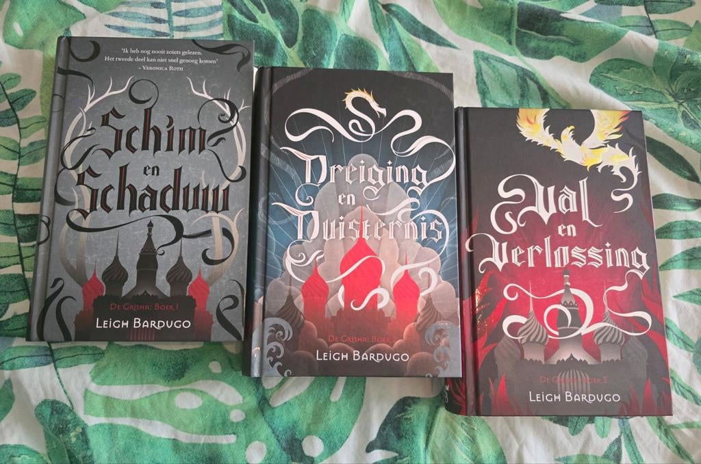Leigh Bardugo: Grisha 3x (schim &.., dreiging &..  val &..), Boeken, Ophalen of Verzenden