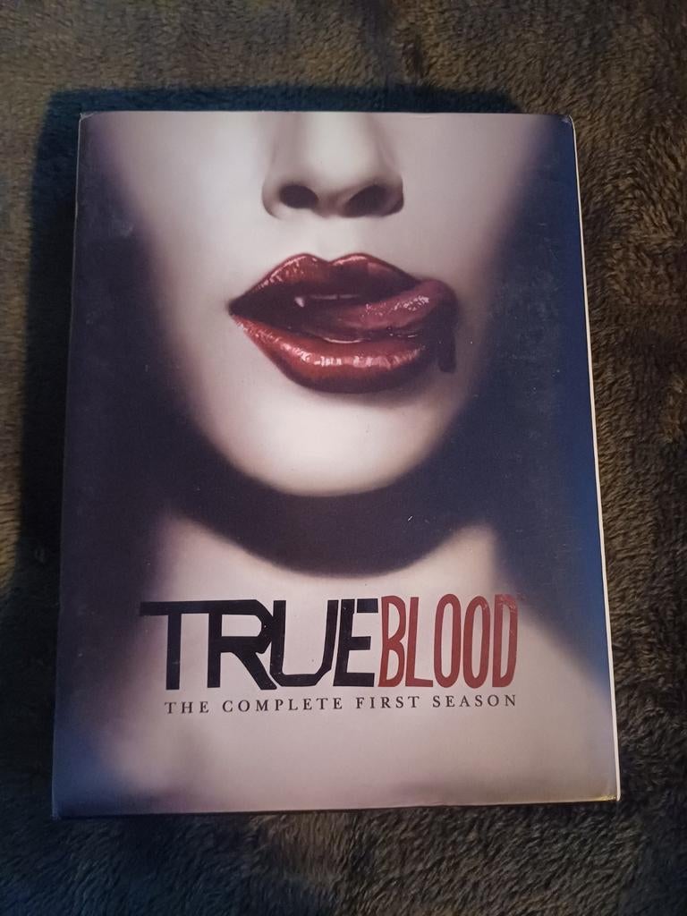 DVD True Blood, complete eerste seizoen, luxe boxset Engels, Vanaf 16 jaar, Ophalen of Verzenden, Gebruikt, Boxset