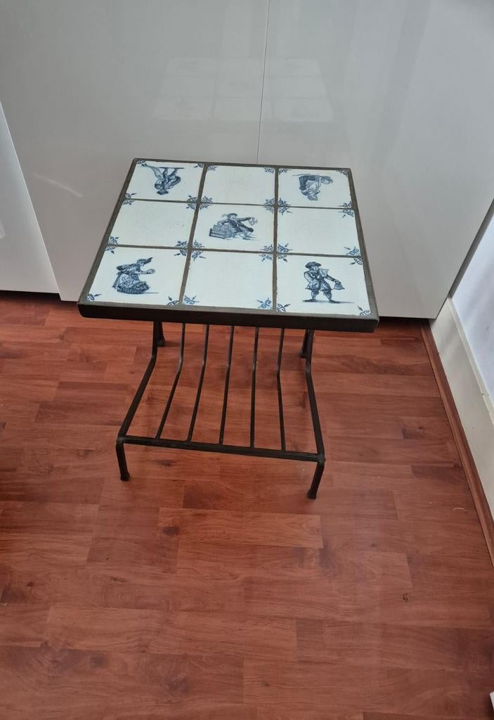 Gietijzeren tafel met antieke tegels, Ophalen, Gebruikt