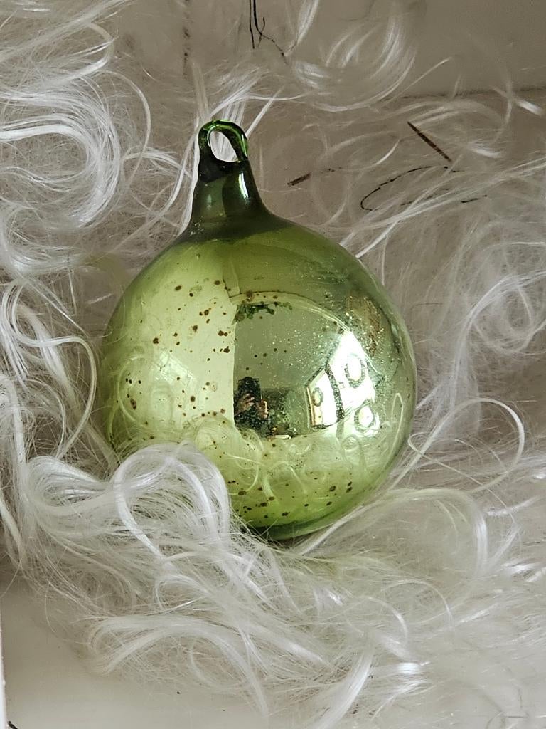 Oude Antieke Kerstbal AJEKO Groene Bal / Oorlog bierfles, Ophalen of Verzenden