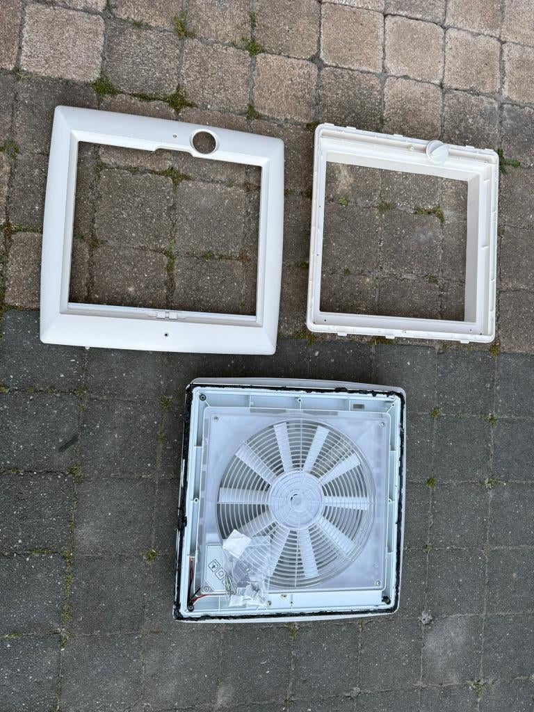 campers dakluik en ventilator, Ophalen, Zo goed als nieuw