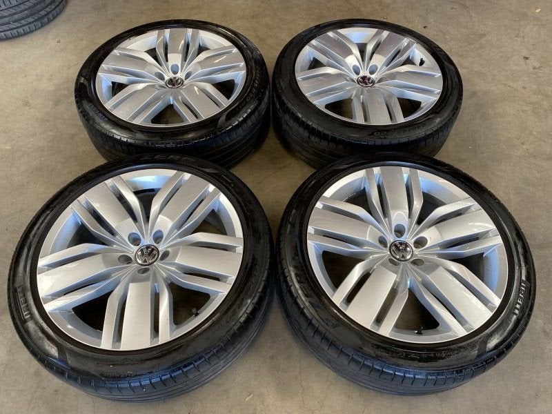 20 inch originele velgen + zomerbanden Volkswagen Tiguan 245, -, -, Banden en Velgen, Ophalen of Verzenden