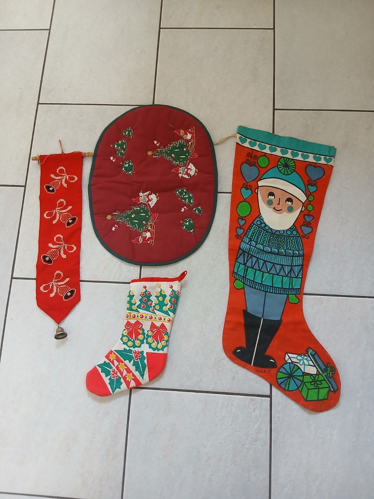 Vintage kerstsokken en kleedjes totaalprijs 10 euro, Diversen, Kerst, Ophalen of Verzenden