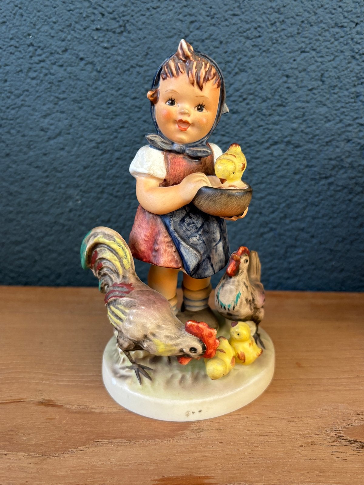 Goebel Hummel beeldje 199/I 'Ganzenhoedstertje' met kuikens, Ophalen, Zo goed als nieuw, Hummel