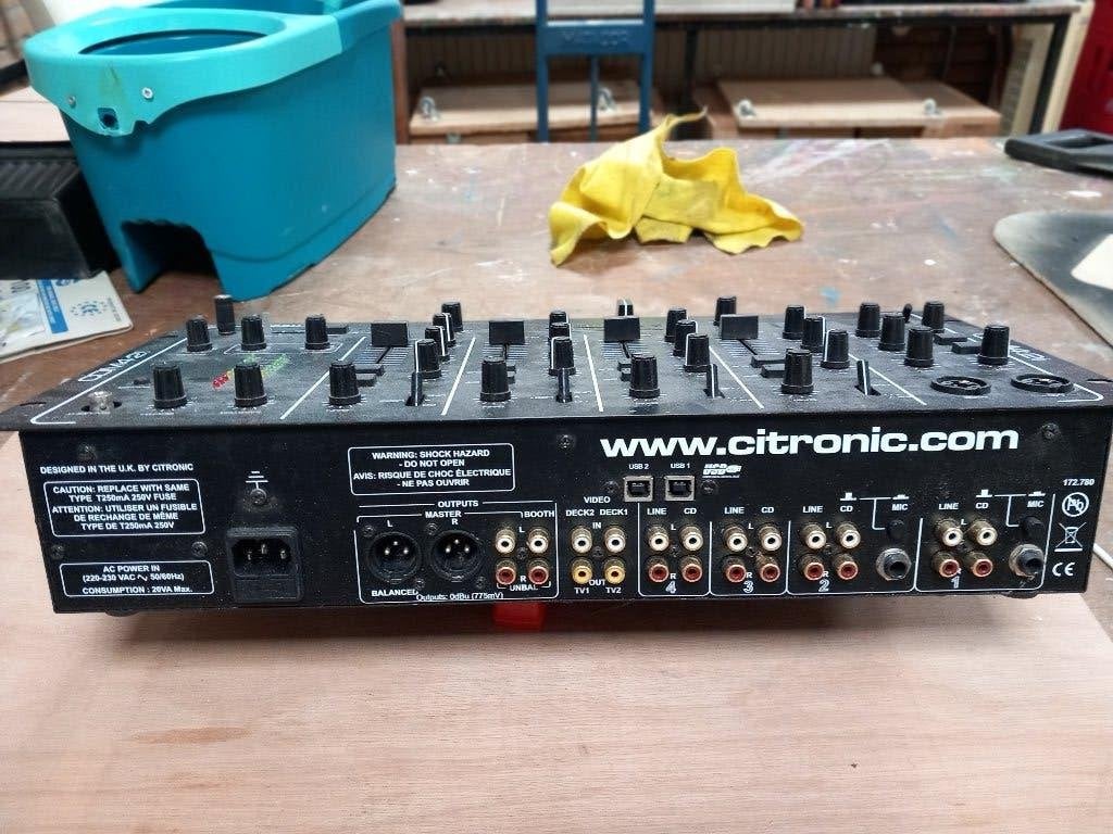 Mengpaneel 6 kanaals, Muziek en Instrumenten, Mengpanelen, Ophalen, Gebruikt, 10 tot 20 kanalen, Microfooningang