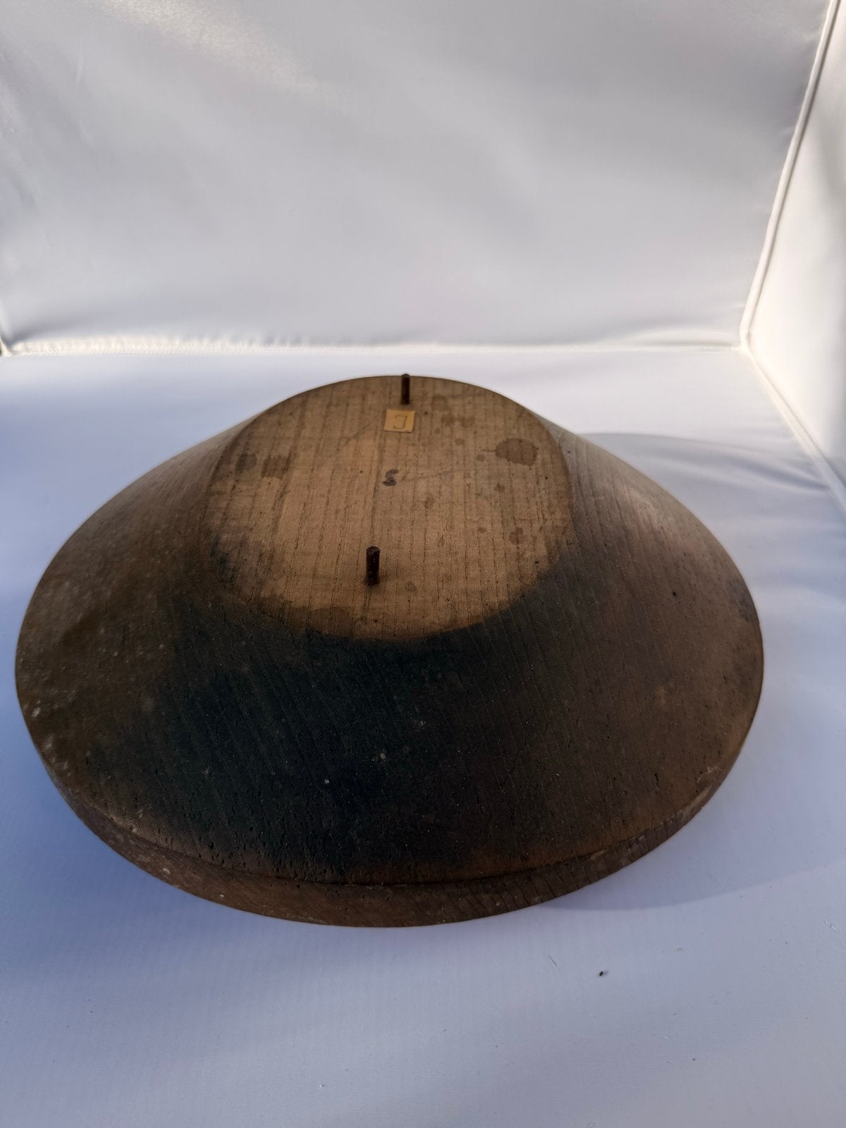 Antieke houten hoedenmal voor randvorming, Ophalen