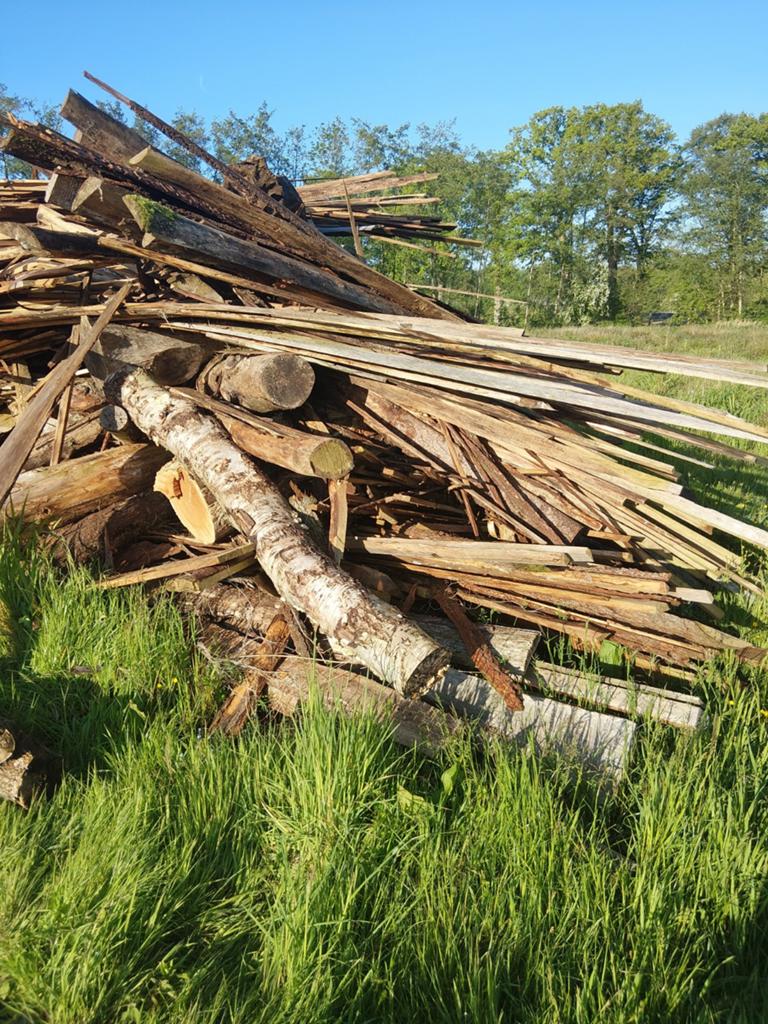 Haardhout,  Douglas schaaldelen en essen stammen, Doe-het-zelf en Verbouw, Hout en Planken, Ophalen, Minder dan 25 mm, Plank, 300 cm of meer
