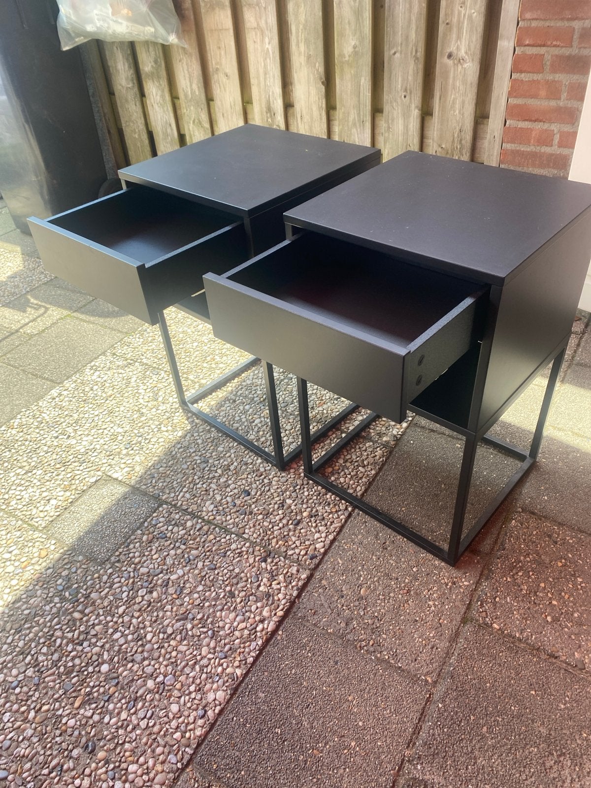 Set van 2 zwarte nachtkastjes met lade, Huis en Inrichting, Slaapkamer | Nachtkastjes, Gebruikt, Minder dan 45 cm, Hout, 55 tot 70 cm