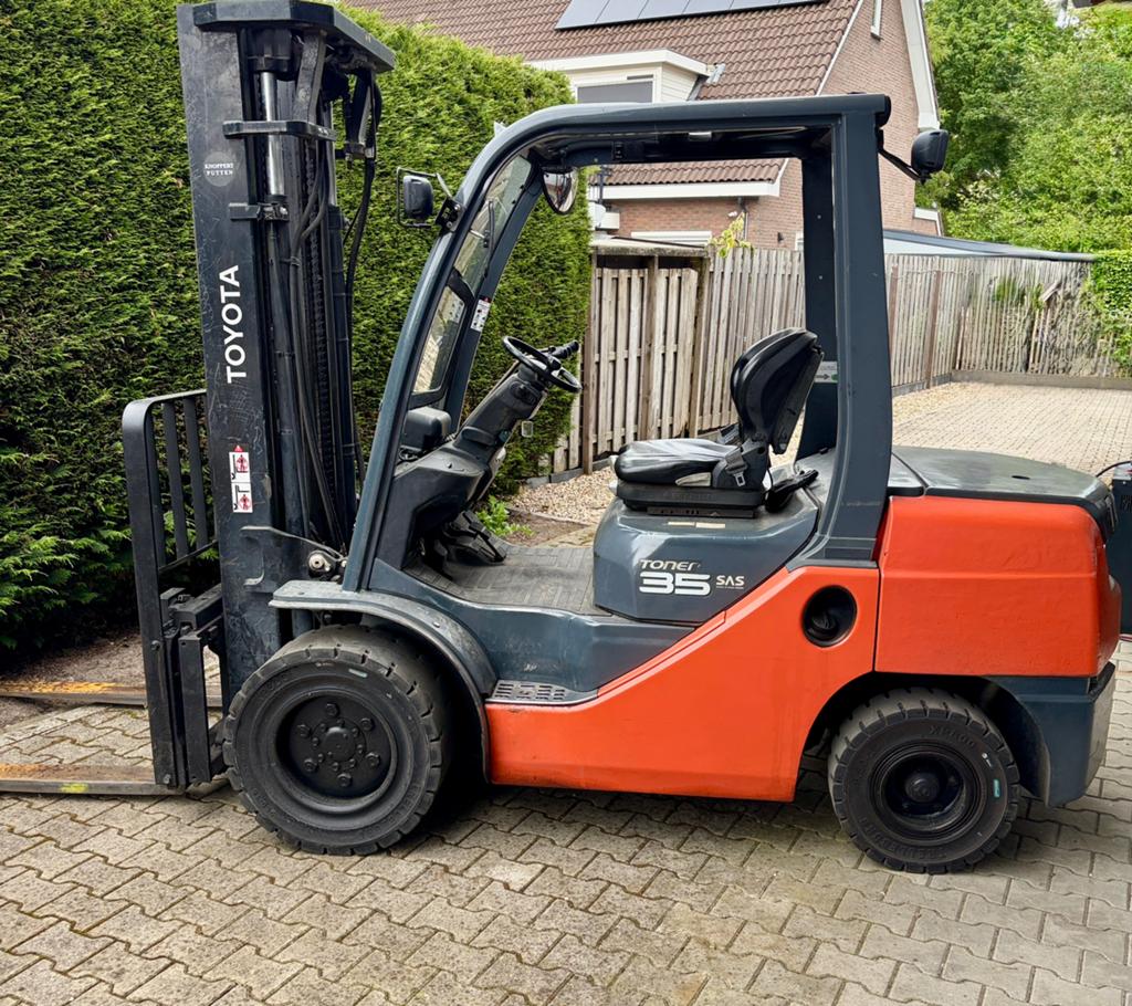 Toyota heftruck 3 tons diesel met triplo mast en sideshift, Ophalen, Diesel, Heftruck, Toyota